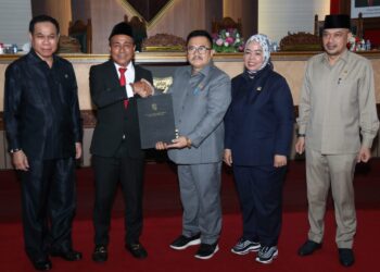 Wagub Krisantus Sampaikan Pendapat Akhir Pertanggungjawaban Pelaksanaan APBD T.A 2024