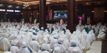 HADIRI HALAL BIHALAL BKMT KALBAR, GUBERNUR RIA NORSAN TEKANKAN PENDIDIKAN KELUARGA BERAKHLAK MULIA
