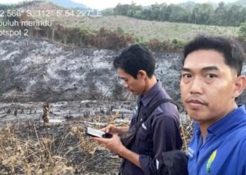 UPT KPH Sintang Timur Berhasil Padamkan Kebakaran Lahan di Desa Buluh Merindu