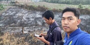 UPT KPH Sintang Timur Berhasil Padamkan Kebakaran Lahan di Desa Buluh Merindu