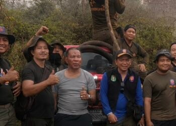 Pelaksanaan Pemadaman dan Pendinginan Lanjutan Karhutla di Belakang SMKN 4 Sungai Raya serta Penanganan Kebakaran Lahan di Teluk Kapuas, Kabupaten Kubu Raya